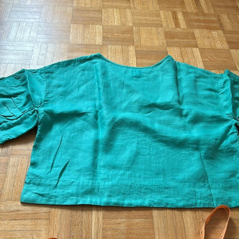 Linen - Picture 4 of 13